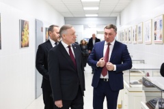 Иностранные дипломаты посетили старейшее ювелирное предприятие Петербурга в Красногвардейском районе