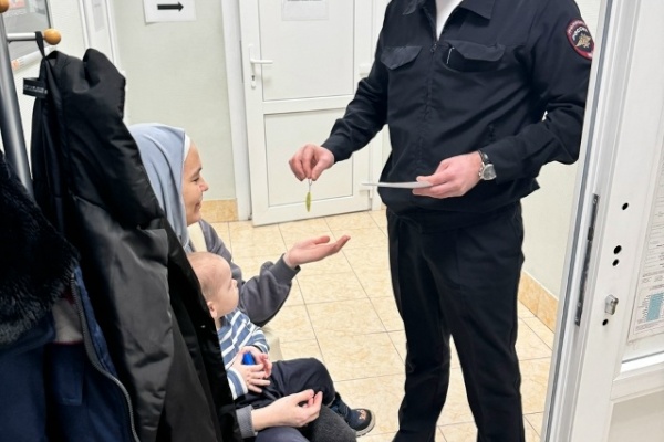 Госавтоинспекция проводит обучающие встречи в медучреждениях Петроградского района