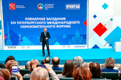 К новому учебному году около 90% школ Петербурга будут оснащены современными лабораториями
