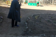 В детском саду № 94  в санитарных целях обрезали зеленые насаждения