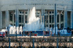 Запуск фонтана перед Российской национальной библиотекой дал старт открытию нового фонтанного сезона