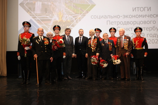 Вручены первые юбилейные медали к 75-летию Великой Победы