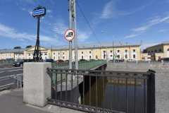 Дорожное покрытие будет обновлено на Митрофаньевском мосту