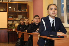 Правовым уроком для кадетов школы № 313 сотрудники полиции завершили акцию "Полицейский Дед Мороз" в уходящем 2022 году