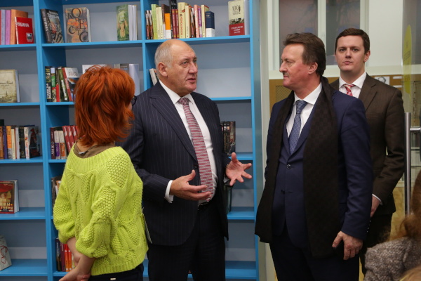 Вице-губернатор Александр Говорунов посетил Библиотеку роста и карьеры в Московском районе