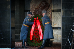 Торжественно-траурная церемония на Серафимовском кладбище в 35-ю годовщину со дня гибели девяти ленинградских пожарных при тушении огня в гостинице «Ленинград»