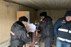 В ходе проведения мероприятий по освобождению незаконно занятой территории сотрудниками подведомственной Комитету организации были обнаружены два предмета, внешне похожие на боевые гранаты