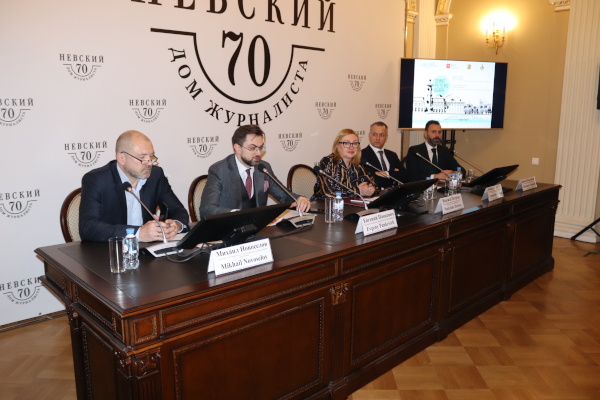 Петербург развивает туристские связи с Римини и Равенной