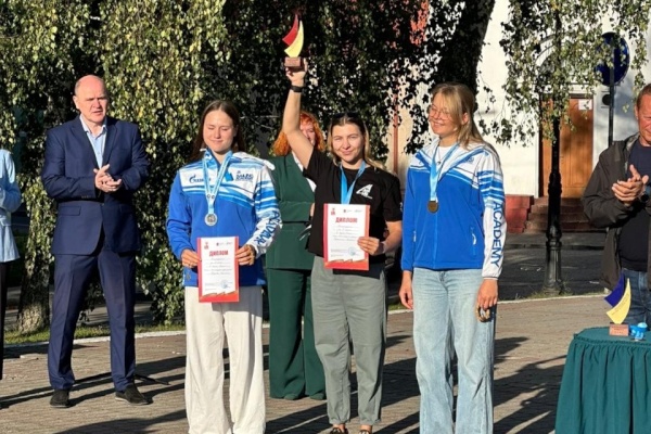 Воспитанники парусной школы «Крестовский остров» завоевали Кубок России по «Формуле кайт»