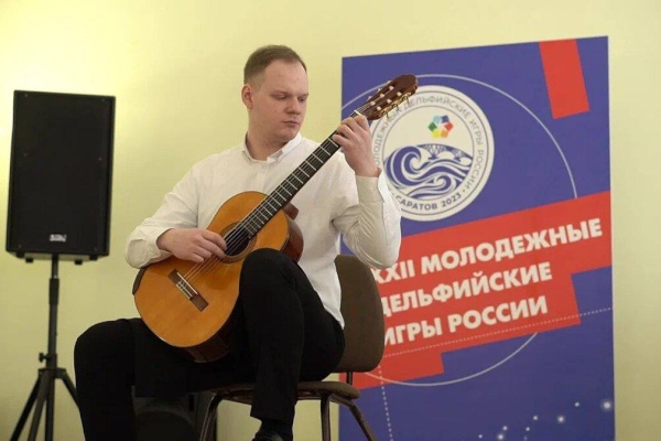 История успеха. Петербуржец Николай Федотов взял золото в номинации «Классическая гитара» на Дельфийских играх