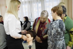 Мастер-класс «Модная внучка» для клиентов комплексного центра социального обслуживания населения Кировского района