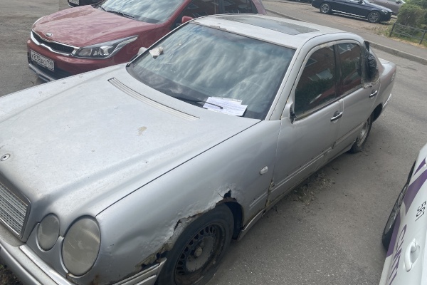 Администрация Красносельского района Санкт‑Петербурга уведомляет о выявлении разукомплектованных транспортных средств