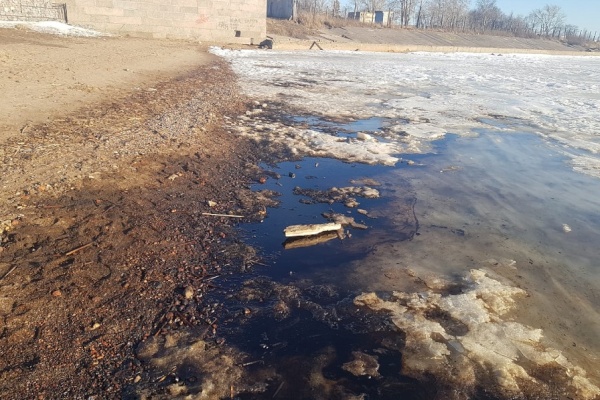 Ликвидация разлива нефтепродуктов в Кронштадте