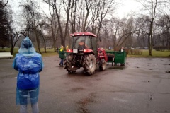 Молодежный десант высадился в парке "Екатерингоф"