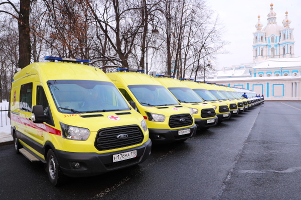 Передача автомобилей Городской станции скорой медицинской помощи и поликлиникам
