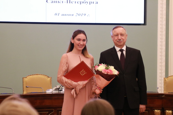 В День защиты детей троим юным жителям Кировского района вручили ключи от квартир