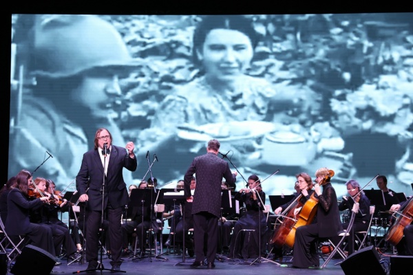 В Выборгском районе прошел торжественный районный концерт, посвящённый 82-й годовщине полного освобождения Ленинграда от фашистской блокады