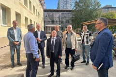 Виктор Полунин провел выездное совещание по вопросам капитального ремонта поликлиники №117