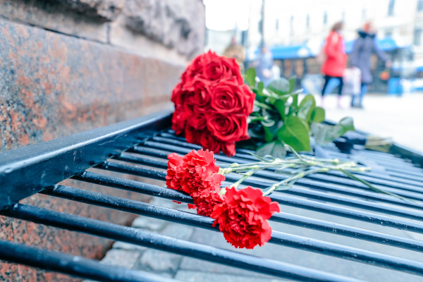 В Петербурге почтили память погибших в результате теракта в петербургском метро