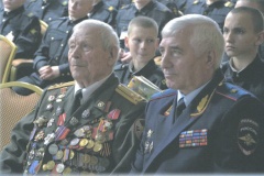 В Кировском районе наградили ветеранов, освобождавших Чехословакию