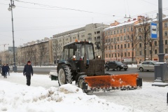 Сегодня от снега и наледи очистили 151 кровлю