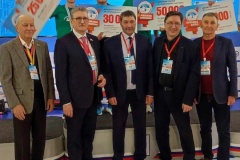 На чемпионате России в беге на 1 милю петербуржец завоевал серебряную медаль