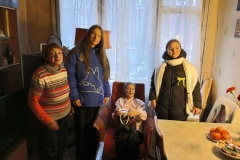 В Кировском районе прошла традиционная акция «Открытка и подарок жителю блокадного Ленинграда»
