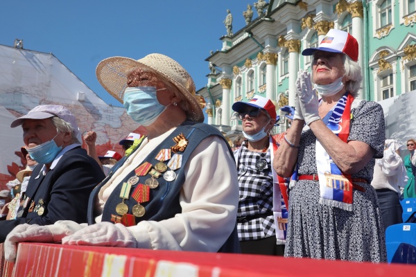 Ветераны Московского района на параде в честь 75-й годовщины Победы