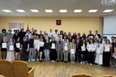 Студенты Санкт‑Петербургского техникума отраслевых технологий, финансов и права завершили практику в Петродворцовом районе