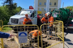 В микрорайне на ул. Первого Мая произошел засор трубы водоотведения