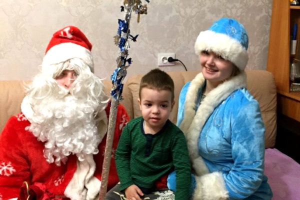 В Центр содействия семейного воспитания №15 Фрунзенского района приехал «Полицейский Дед Мороз»