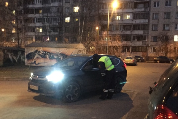 Во Фрунзенском районе возле школ, где в ДТП пострадали дети, проводятся профилактические мероприятия