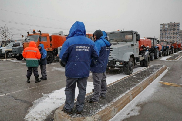 Смотр уборочной техники прошел в Московском районе