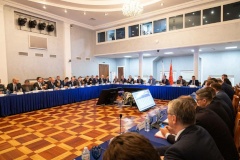 На заседании Городской межведомственной комиссии по подготовке и проведению отопительного сезона обсудили готовность энергетиков к новогодним праздникам, а также график работы уличного освещения на 2026 год