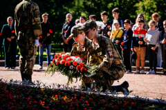 К памятнику пионерам-героям в Таврическом саду возложили цветы