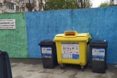 Контейнеров по раздельному сбору вторсырья в Калининском становится больше