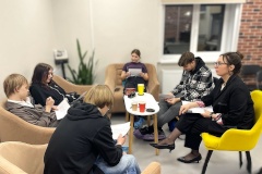 Групповые занятия с подростками проходят в Выборгском районе