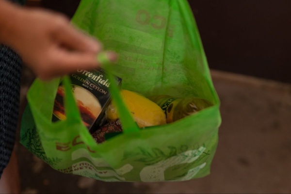 Волонтеры #МЫВМЕСТЕ и Красного креста помогают семьям добровольцев продуктами
