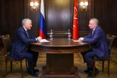 Социальные достижения Петербурга обсудил Вячеслав Володин на встрече с губернатором Александром Бегловым