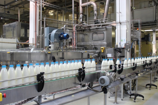 Молочному комбинату "Петмол" - 80 лет