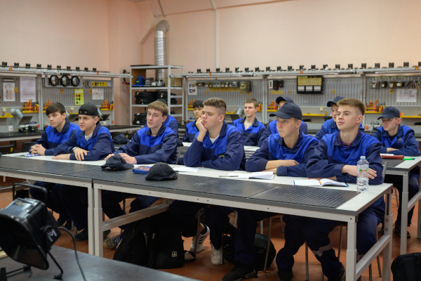 В Санкт‑Петербурге обсудили подготовку кадров для метрополитена