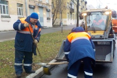 Дороги Кировского района продолжают готовить к зиме