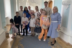 Две семьи из Невского района удостоены почетного звания «За заслуги в воспитании детей»