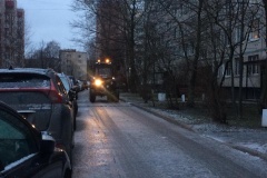 Коммунальные службы Фрунзенского района вышли на борьбу с гололедом