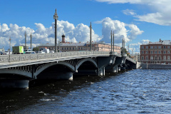 Продолжается ремонт Благовещенского моста