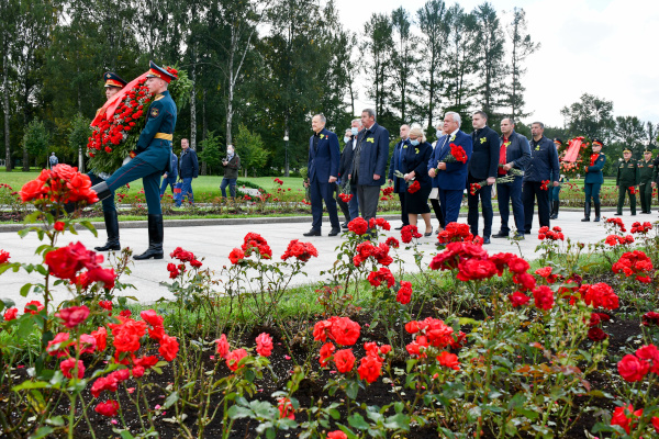 Делегация Общественной палаты Санкт‑Петербурга почтила память жертв блокады Ленинграда