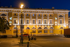 Виват русскому балету: фасад Музея театрального искусства украсят световые инсталляции балерин