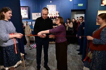 В  Петроградском районе открылась выставка, посвящённая традициям народов России