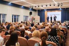 Лицей № 214 отметил два юбилея: 80-летие номера образовательного учреждения и 70-летие его здания