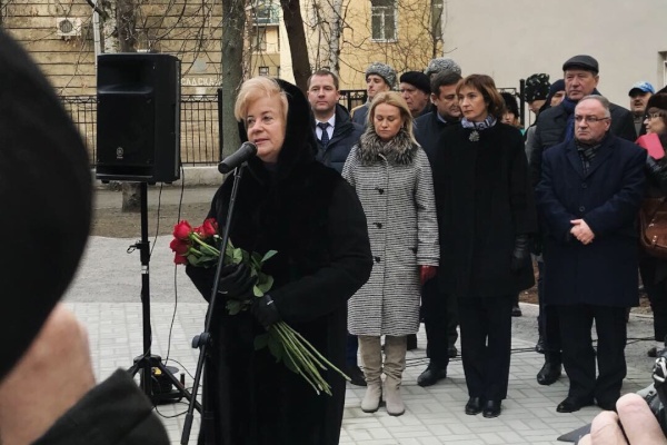 Нина Кукурузова приняла участие в открытии памятника поэту-фронтовику Михаилу Дудину